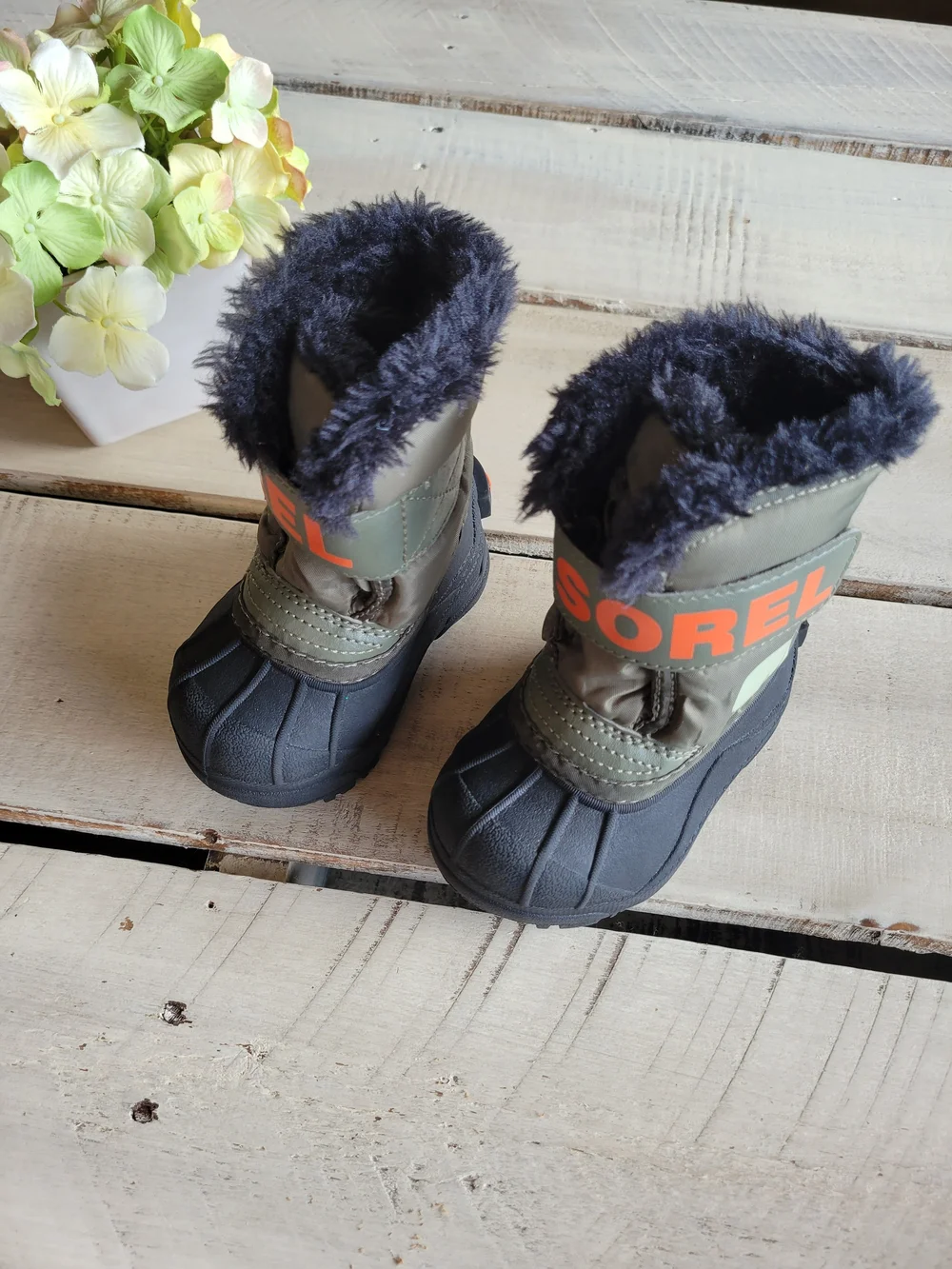 Sorel Toddler Snow Commander Boot Olive Green & Black Winter w/ Orange Logo Sz 4
